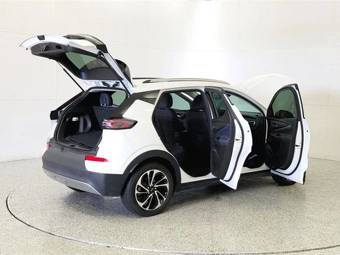 Used 2023 Chevrolet Bolt EUV Premier FWD image 12
