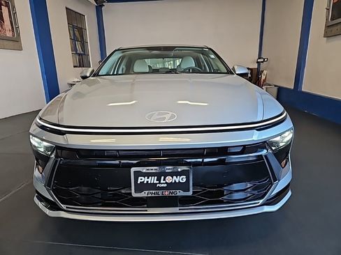 Used 2025 Hyundai Sonata SEL FWD image 2