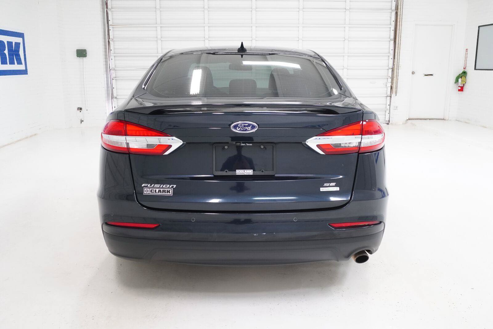 Used 2020 Ford Fusion SE w/ Equipment Group 151A FWD image 25