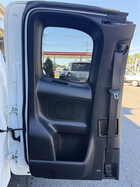 Used 2016 Toyota Tacoma TRD Sport AWD/4WD image 38