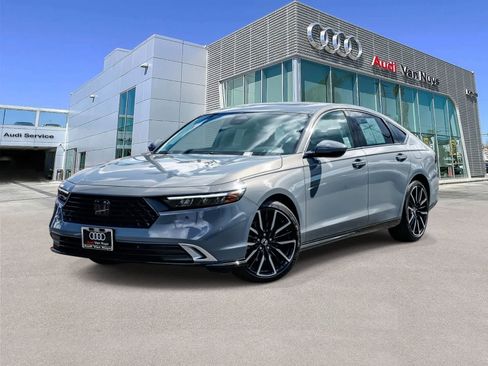 Used 2025 Honda Accord Touring image 1