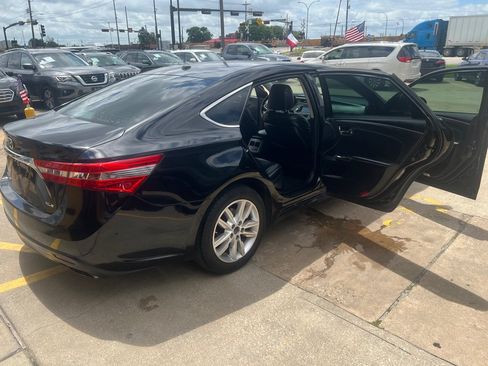 Used 2015 Toyota Avalon XLE FWD image 12