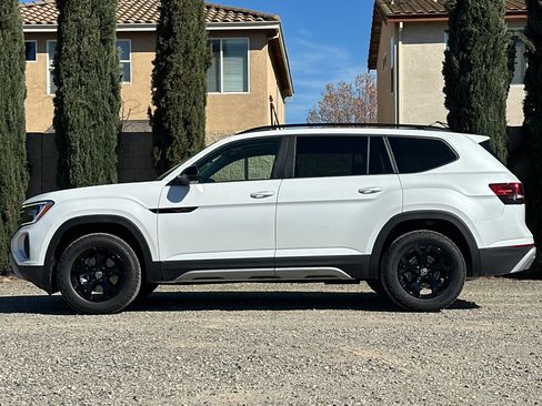 New 2026 Volkswagen Atlas Peak Edition image 7
