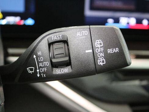 New 2026 BMW X5 sDrive40i w/ Climate Comfort Package image 32