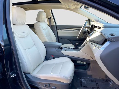 Used 2020 Cadillac XT5 Premium Luxury w/ LPO, Floor Liner Package image 29
