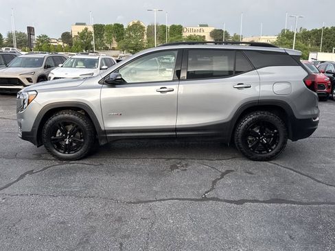 Used 2024 GMC Terrain AT4 AWD/4WD image 9