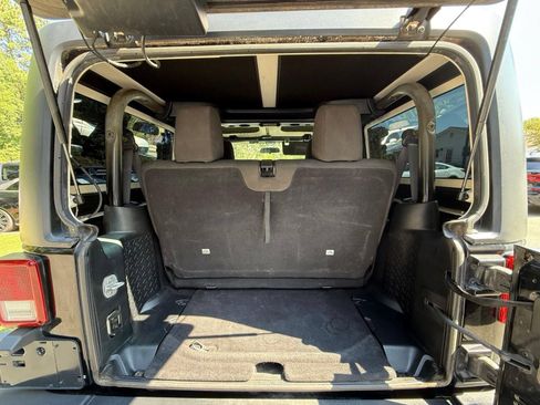 Used 2011 Jeep Wrangler Sport AWD/4WD image 12