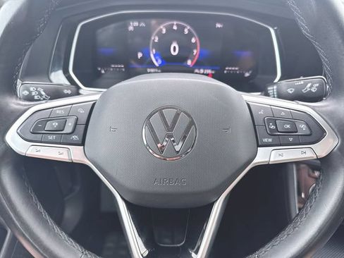 Used 2024 Volkswagen Jetta SE FWD image 11