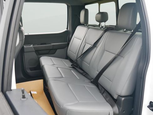 New 2025 Ford F250 XL w/ XL Chrome Package image 19