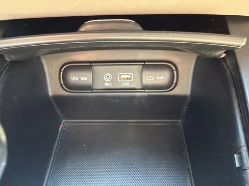 Used 2019 Kia Sorento FWD image 19