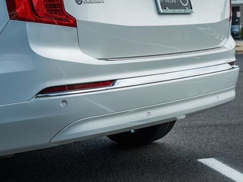 Certified 2023 Volvo XC90 T8 Ultimate AWD/4WD image 9