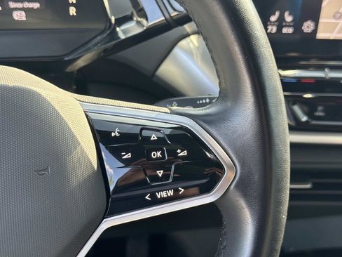 Used 2022 Volkswagen ID.4 Pro image 19