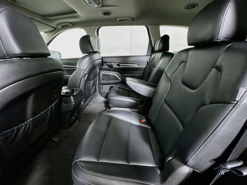 Used 2025 Kia Telluride S AWD/4WD image 28
