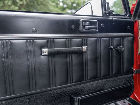 Used 1991 Jeep Wrangler 4WD image 31