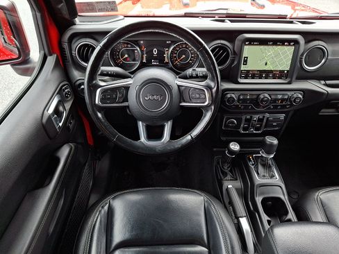Used 2019 Jeep Wrangler Unlimited Sahara AWD/4WD image 13