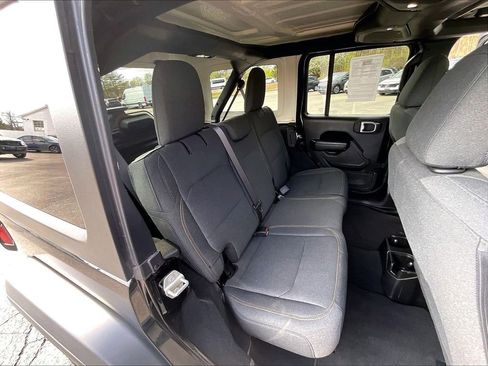 Used 2024 Jeep Wrangler Unlimited Sport AWD/4WD image 19