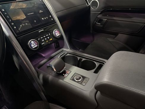 Used 2021 Land Rover Discovery S image 22