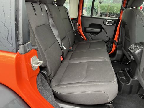 Used 2023 Jeep Wrangler Unlimited w/ 8.4" Radio Group AWD/4WD image 4