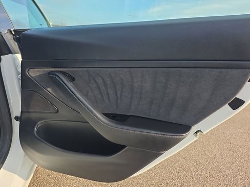 Used 2020 Tesla Model 3 Long Range image 29