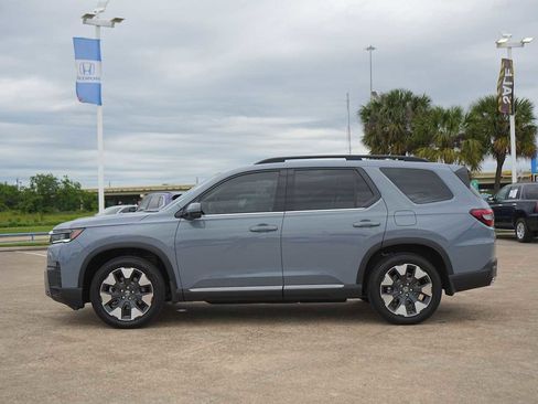 Used 2026 Honda Pilot Elite image 3