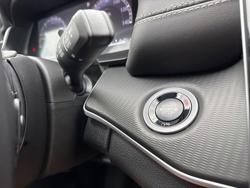 New 2025 Jeep Grand Cherokee L Altitude image 17