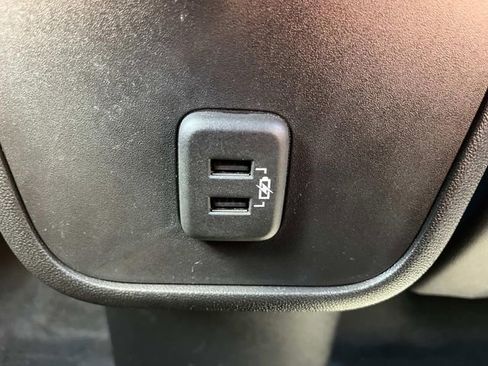 Used 2023 GMC Terrain SLE w/ LPO, Floor Liner Package FWD image 18