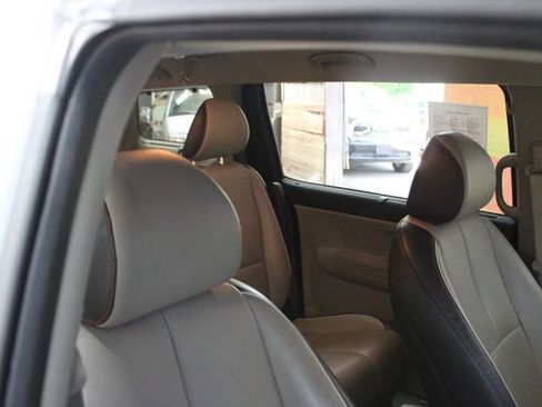 Used 2019 Kia Sedona EX FWD image 14