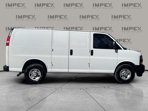 Used 2019 Chevrolet Express 2500 w/ Driver Convenience Package image 6
