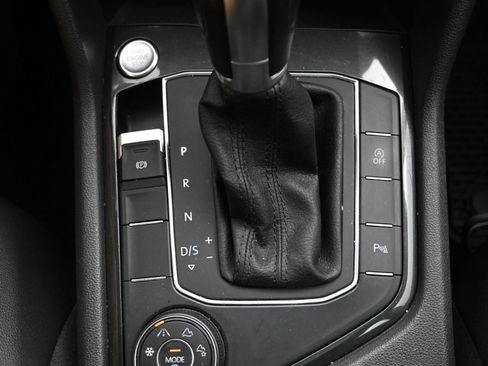 Used 2019 Volkswagen Tiguan SEL w/ 3rd Row Seat Package AWD/4WD image 19
