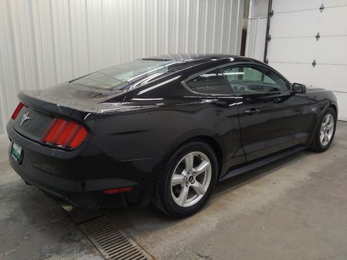 Used 2017 Ford Mustang Coupe RWD image 10