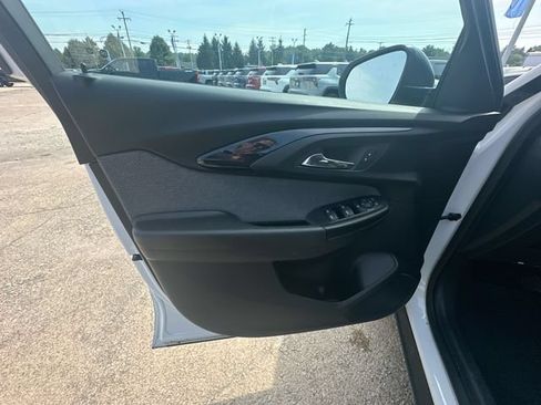 Used 2023 Chevrolet TrailBlazer LS AWD/4WD image 25