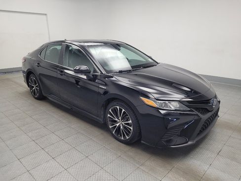 Used 2019 Toyota Camry SE w/ Sunroof Package FWD image 13