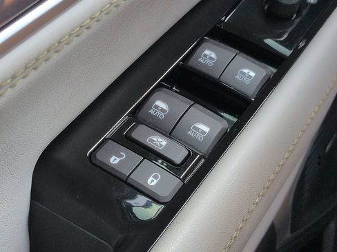 Used 2022 Jeep Wagoneer Series II RWD image 22