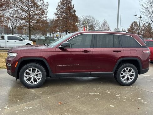 Used 2022 Jeep Grand Cherokee Limited image 10