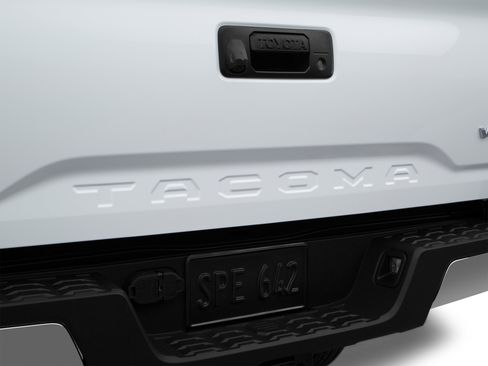 Certified 2016 Toyota Tacoma TRD Off-Road AWD/4WD image 56