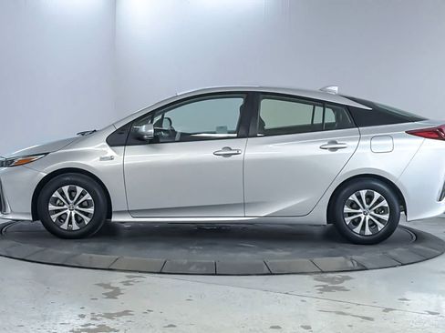 Used 2021 Toyota Prius Prime XLE FWD image 5