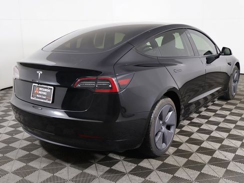 Used 2023 Tesla Model 3 Standard Range image 11