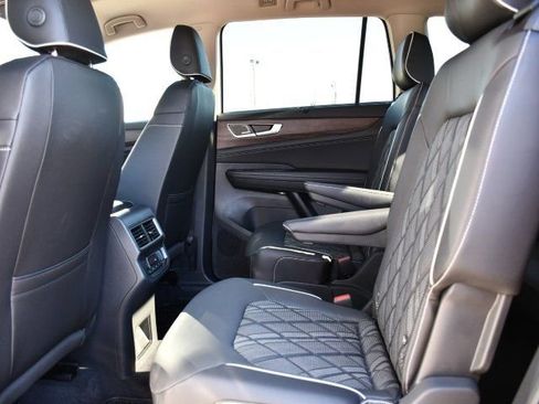 New 2026 Volkswagen Atlas SEL Premium R-Line AWD/4WD image 18