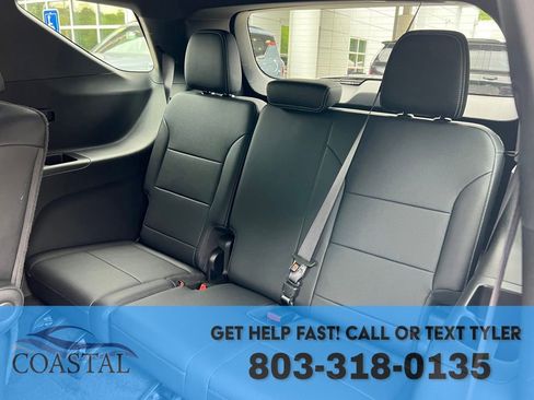 Used 2025 Chevrolet Traverse LT AWD/4WD image 21