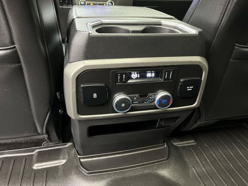 Used 2020 Ford Expedition XLT w/ Equipment Group 202A AWD/4WD image 13