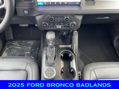 New 2025 Ford Bronco Badlands AWD/4WD image 11