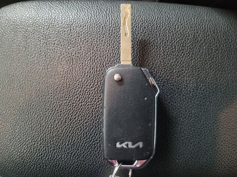 Used 2022 Kia Forte LXS image 32