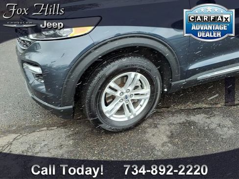 Used 2022 Ford Explorer XLT w/ Equipment Group 202A image 5