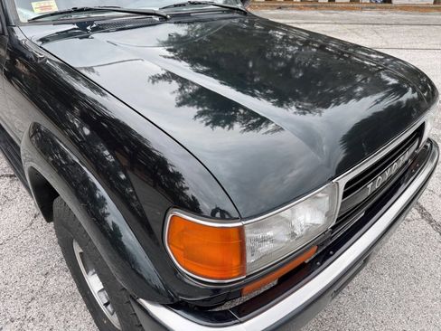Used 1993 Toyota Land Cruiser Base AWD 4dr SUV image 21