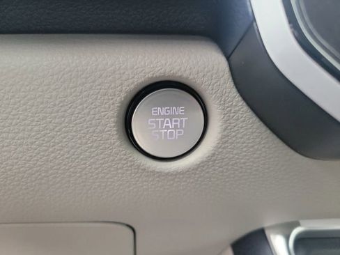 New 2026 Kia Carnival EX image 30