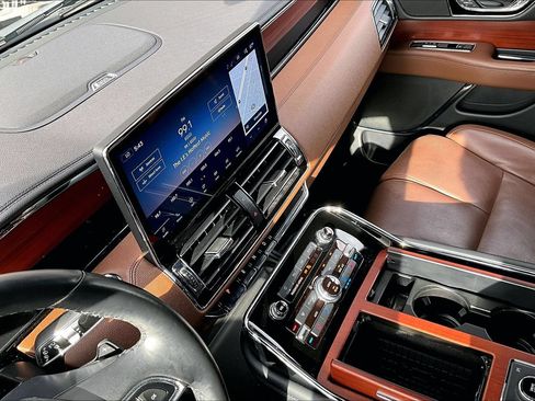 Used 2022 Lincoln Navigator Reserve RWD image 32