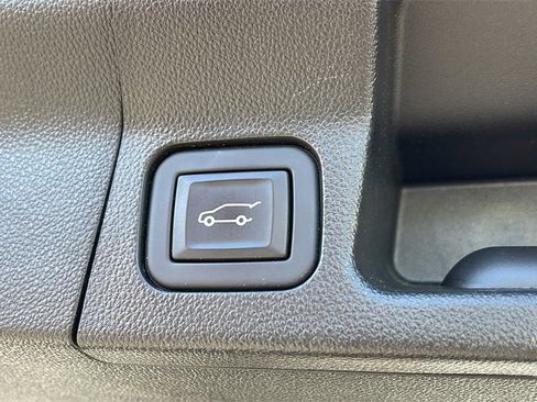 Used 2023 GMC Acadia AT4 w/ Technology Package image 28