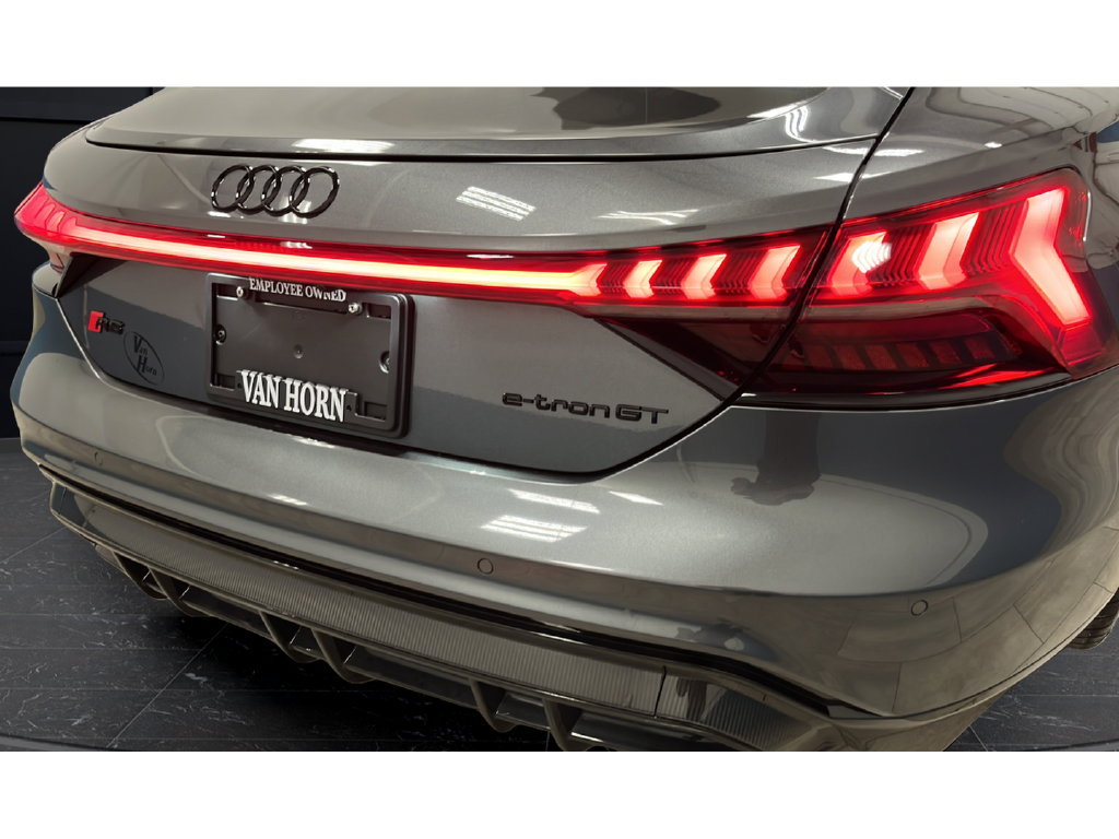 Used 2023 Audi RS e-tron GT w/ Ceramic Brake Package AWD/4WD image 9
