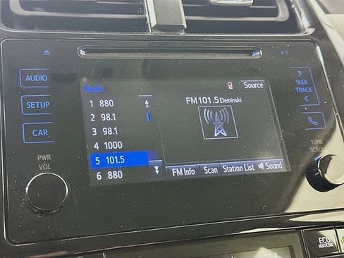 Used 2019 Toyota Prius XLE image 17