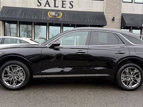 Used 2024 Genesis GV70 2.5T w/ Advanced Package image 2